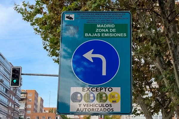Los vehículos con etiqueta amarilla podrán circular por Barcelona en 2022